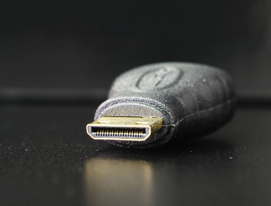 محوّل Mini HDMI إلى HDMI (8K)